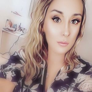 Meet your Posher, Lia